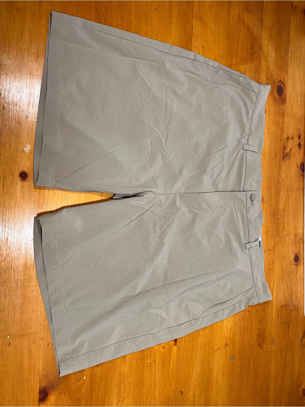 Vineyard Vines Men's Shorts in Light Taupe